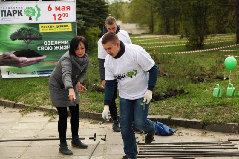 Студенты Дзержинского филиала РАНХиГС стали участниками акции «Посади дерево – дыши вместе с планетой!»